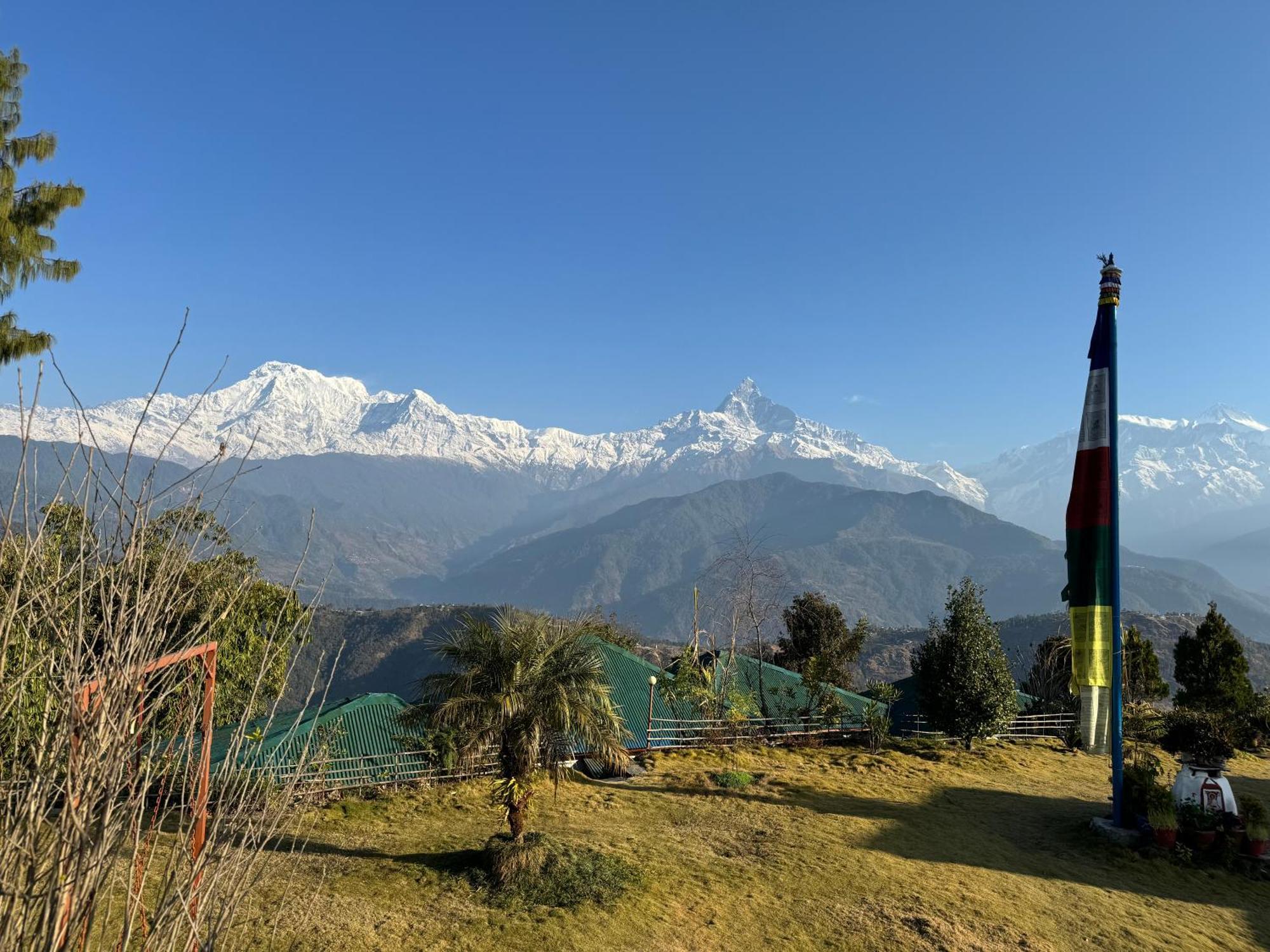 Es Deurali Resort Pokhara Exterior foto