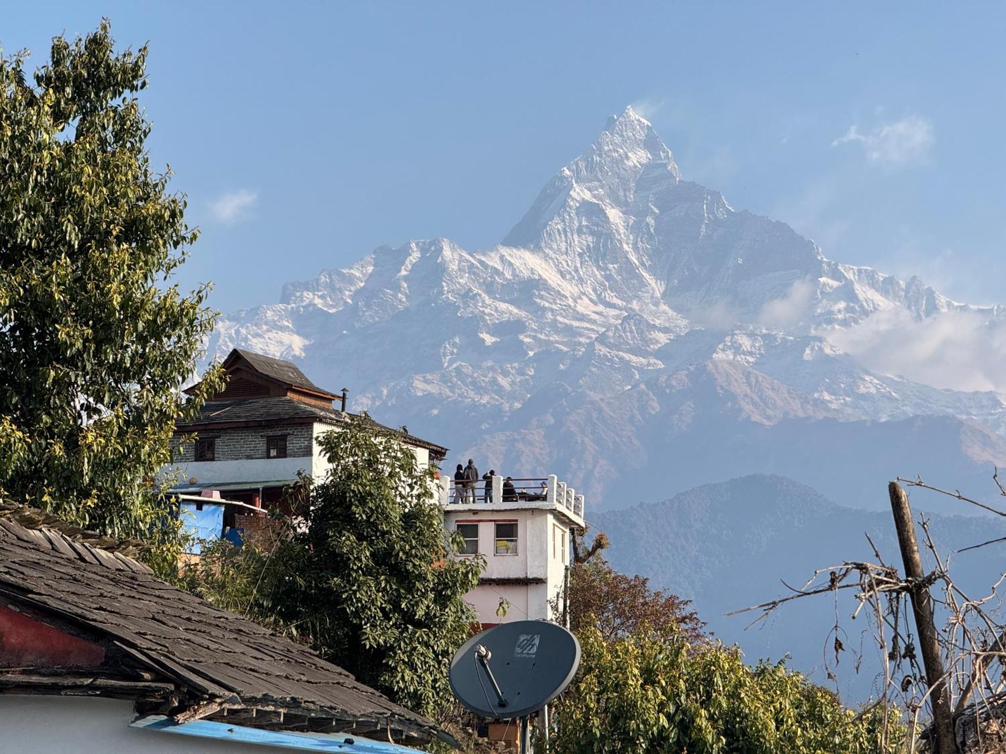 Es Deurali Resort Pokhara Exterior foto