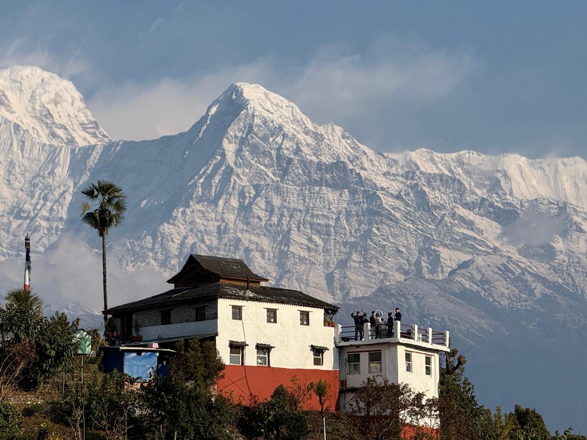 Es Deurali Resort Pokhara Exterior foto